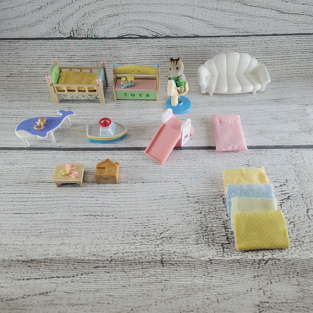Calico Critters Sylvanian Famillies Baby Nursery Furniture With Some Accessories